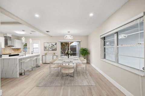 Купить виллу или дом в Майами, Флорида 3 комнаты, 86.96м2, № 1972945 - фото 3