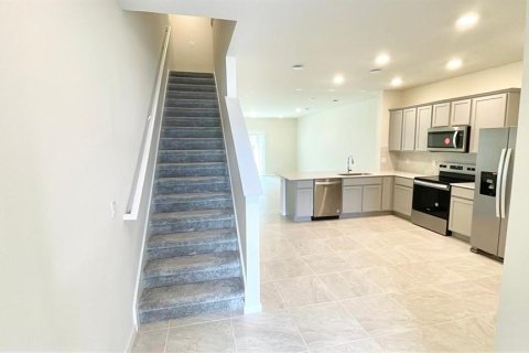 Townhouse in Davenport, Florida 3 bedrooms, 157.84 sq.m. № 2329627 - photo 5
