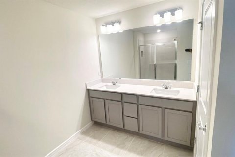 Townhouse in Davenport, Florida 3 bedrooms, 157.84 sq.m. № 2329627 - photo 12