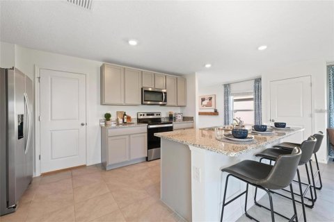 Casa en alquiler en Wimauma, Florida, 4 dormitorios, 209.96 m2 № 1910796 - foto 2