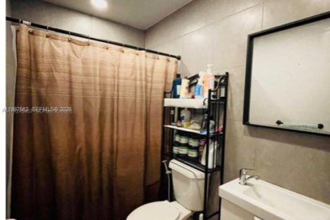 Casa en alquiler en Pembroke Pines, Florida, 4 dormitorios, 107.86 m2 № 2064276 - foto 10