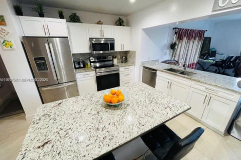 Casa en alquiler en Pembroke Pines, Florida, 4 dormitorios, 107.86 m2 № 2064276 - foto 3