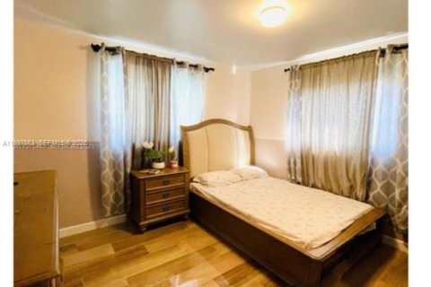 Casa en alquiler en Pembroke Pines, Florida, 4 dormitorios, 107.86 m2 № 2064276 - foto 9