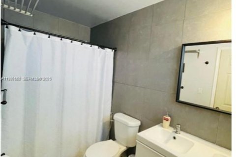 Casa en alquiler en Pembroke Pines, Florida, 4 dormitorios, 107.86 m2 № 2064276 - foto 11