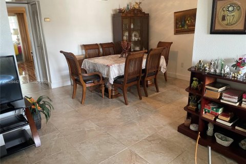 Купить кондоминиум в Майами-Гарденс, Флорида 1 спальня, 77.67м2, № 1987777 - фото 4