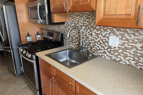 Купить кондоминиум в Майами-Гарденс, Флорида 1 спальня, 77.67м2, № 1987777 - фото 8