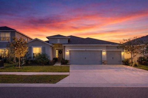 Villa ou maison à Land O' Lakes, Floride 4 chambres, 235.69 m2 № 2093107