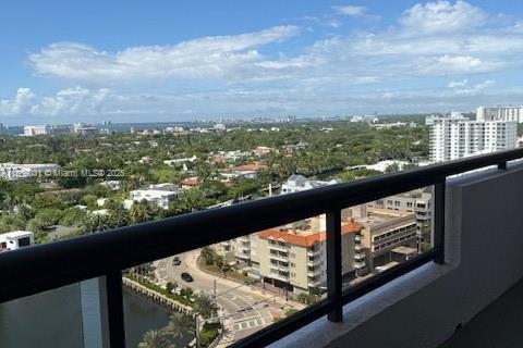 Condominio en alquiler en Miami Beach, Florida, 1 dormitorio, 78.78 m2 № 2012362 - foto 11