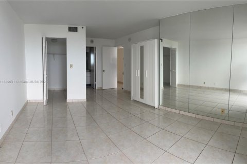 Condominio en alquiler en Miami Beach, Florida, 1 dormitorio, 78.78 m2 № 2012362 - foto 6