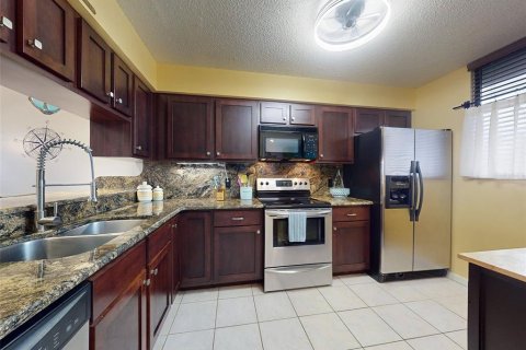 Купить кондоминиум в Кейп Канаверал, Флорида 5 комнат, 111.48м2, № 1560403 - фото 11