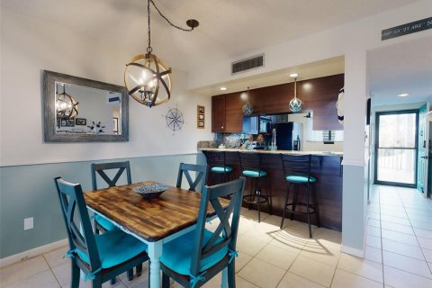 Condo in Cape Canaveral, Florida, 2 bedrooms  № 1560403 - photo 10