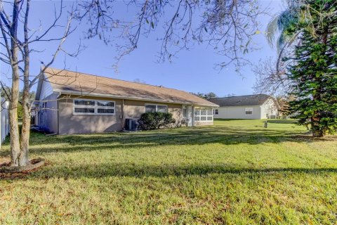 House in New Port Richey, Florida 3 bedrooms, 162.58 sq.m. № 2206764 - photo 14