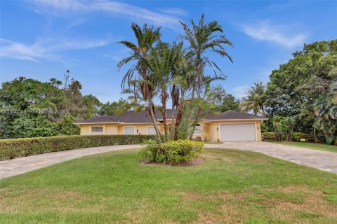 Casa en alquiler en Southwest Ranches, Florida, 3 dormitorios, 313.82 m2 № 2025406 - foto 2