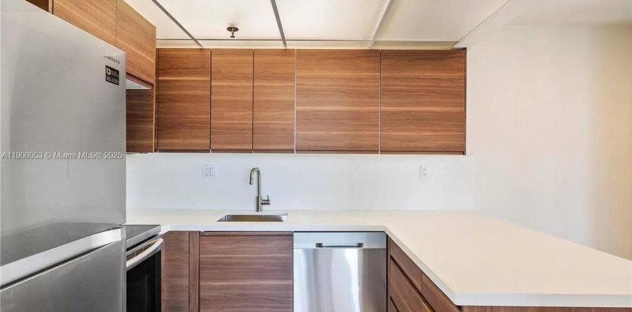 Condo à North Miami Beach, Floride, 3 chambres  № 2182579