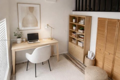 House in Hollywood, Florida 3 bedrooms, 122.54 sq.m. № 2063591 - photo 7