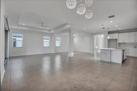 Купить виллу или дом в Лейквуд Ранч, Флорида 15 комнат, 353.68м2, № 2238164 - фото 21