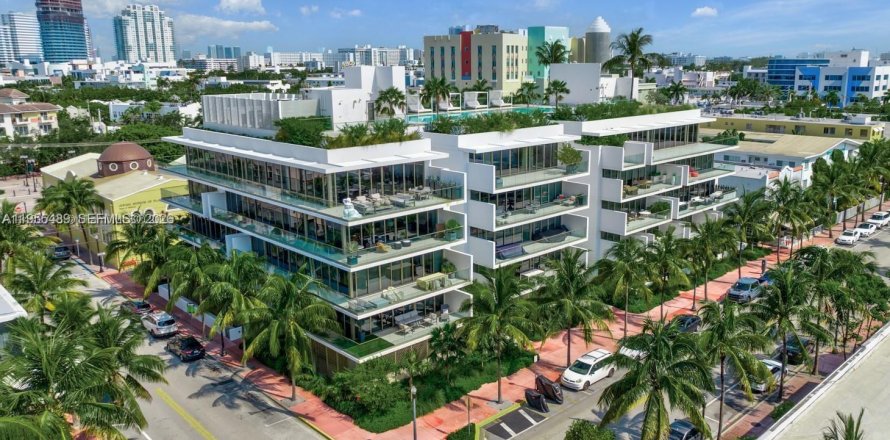 Condo in Miami Beach, Florida, 2 bedrooms  № 2010259
