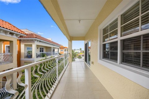 Adosado en venta en Redington Shores, Florida, 3 dormitorios, 236.34 m2 № 1835360 - foto 21