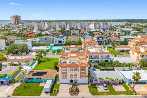 Adosado en venta en Redington Shores, Florida, 3 dormitorios, 236.34 m2 № 1835360 - foto 29