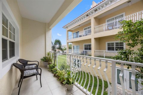 Adosado en venta en Redington Shores, Florida, 3 dormitorios, 236.34 m2 № 1835360 - foto 9