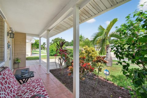 Villa ou maison à vendre à Clearwater, Floride: 2 chambres, 93 m2 № 1910687 - photo 2