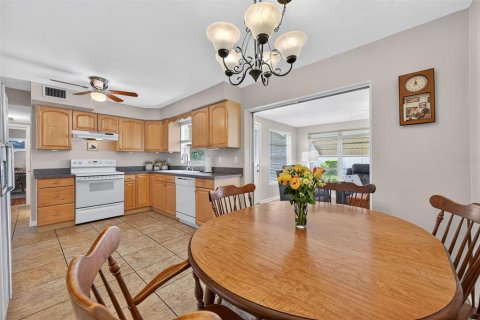 Villa ou maison à vendre à Clearwater, Floride: 2 chambres, 93 m2 № 1910687 - photo 29