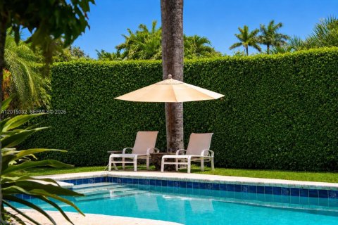 House in Miami Beach, Florida 5 bedrooms, 247.4 sq.m. № 2085511 - photo 5