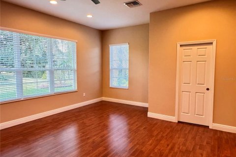 House in The Villages, Florida 3 bedrooms, 336.31 sq.m. № 1732406 - photo 28