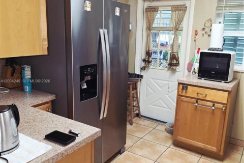 Купить виллу или дом в Майами, Флорида 3 спальни, 105.63м2, № 2068411 - фото 10