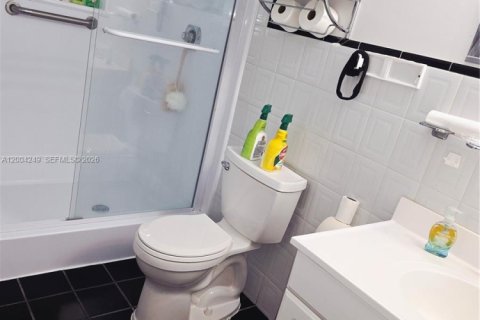 Купить виллу или дом в Майами, Флорида 3 спальни, 105.63м2, № 2068411 - фото 13