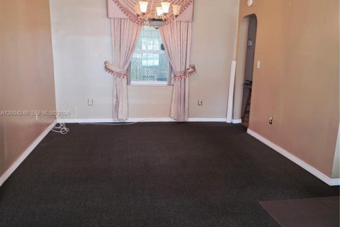 Купить виллу или дом в Майами, Флорида 3 спальни, 105.63м2, № 2068411 - фото 5