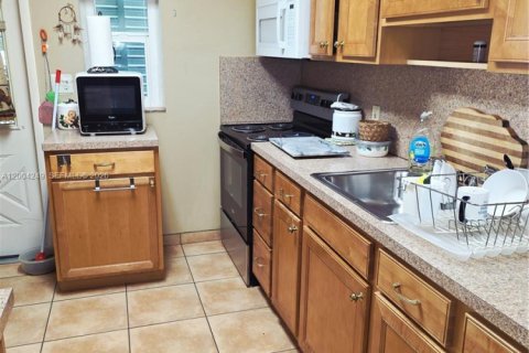 Купить виллу или дом в Майами, Флорида 3 спальни, 105.63м2, № 2068411 - фото 9