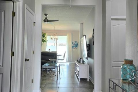 House in Orlando, Florida 3 bedrooms, 141.49 sq.m. № 2098309 - photo 11