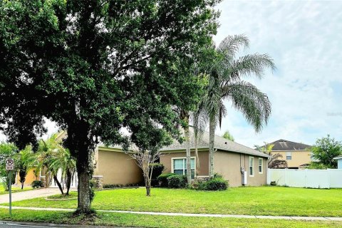 House in Orlando, Florida 3 bedrooms, 141.49 sq.m. № 2098309 - photo 3