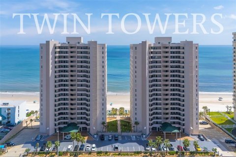 Condo in Daytona Beach Shores, Florida, 3 bedrooms  № 2366535