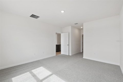 House in Apopka, Florida 3 bedrooms, 155.33 sq.m. № 2433479 - photo 12