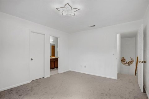 Townhouse in Gainesville, Florida 2 bedrooms, 115.57 sq.m. № 2384268 - photo 24