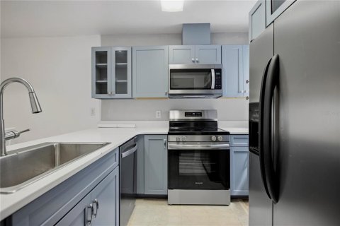Townhouse in Gainesville, Florida 2 bedrooms, 115.57 sq.m. № 2384268 - photo 7