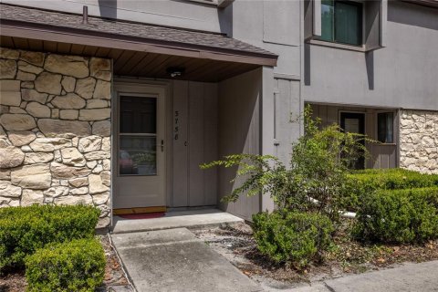 Townhouse in Gainesville, Florida 2 bedrooms, 115.57 sq.m. № 2384268 - photo 4