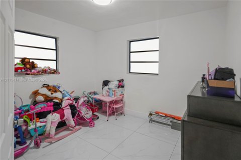 Villa ou maison à louer à Miami Gardens, Floride: 3 chambres, 123.19 m2 № 2426293 - photo 9