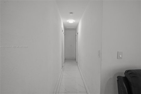 Villa ou maison à louer à Miami Gardens, Floride: 3 chambres, 123.19 m2 № 2426293 - photo 5