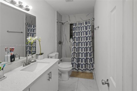 Villa ou maison à louer à Miami Gardens, Floride: 3 chambres, 123.19 m2 № 2426293 - photo 7