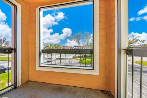 Condo in Orlando, Florida, 2 bedrooms  № 1570757 - photo 21