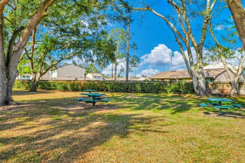 Condo in Orlando, Florida, 2 bedrooms  № 1570757 - photo 25