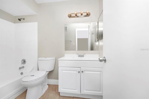 Condo in Orlando, Florida, 2 bedrooms  № 1570757 - photo 19