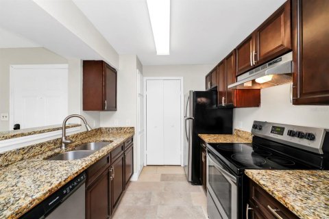 Condo in Orlando, Florida, 2 bedrooms  № 1570757 - photo 9