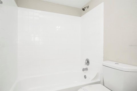 Condo in Orlando, Florida, 2 bedrooms  № 1570757 - photo 20