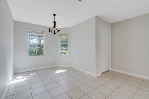 Casa en venta en Doral, Florida, 4 dormitorios, 196.77 m2 № 1938594 - foto 5