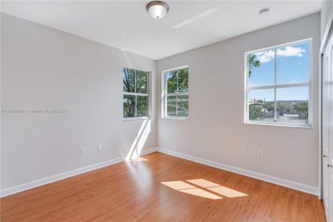 Casa en venta en Doral, Florida, 4 dormitorios, 196.77 m2 № 1938594 - foto 22