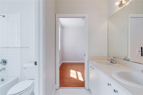 Villa ou maison à vendre à Doral, Floride: 4 chambres, 196.77 m2 № 1938594 - photo 23